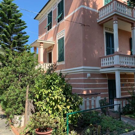 Resort Villa Rosa Maria Savona Bagian luar foto