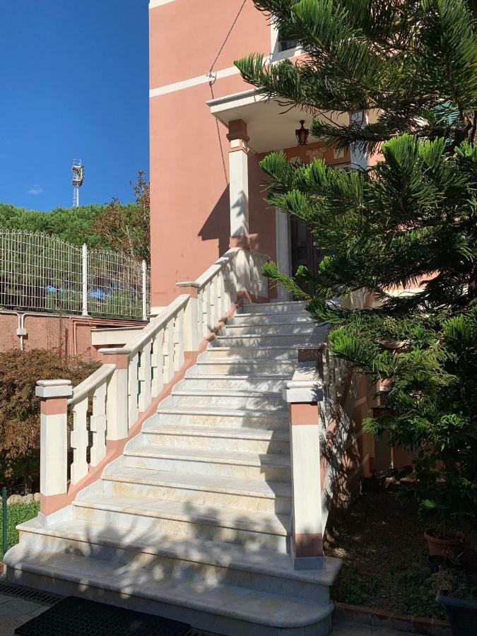 Resort Villa Rosa Maria Savona Bagian luar foto