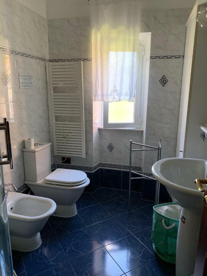 Resort Villa Rosa Maria Savona Bagian luar foto
